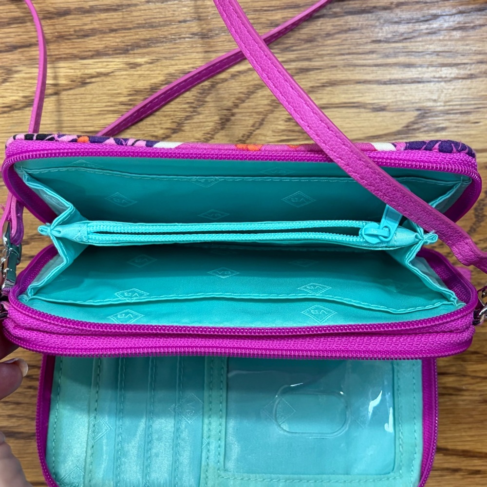 Vera Bradley RFID All in One Crossbody Bag - Picture 5 of 6
